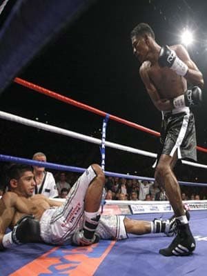 amir_khan_080906_ap_802389a.jpg
