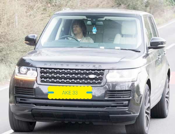 Picture of his Range Rover   car