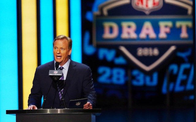 Goodell-NFL-draft-boos-04-28-16.jpg.43c1b2bf6167ecd13da5e0cea5a4f8cd.jpg