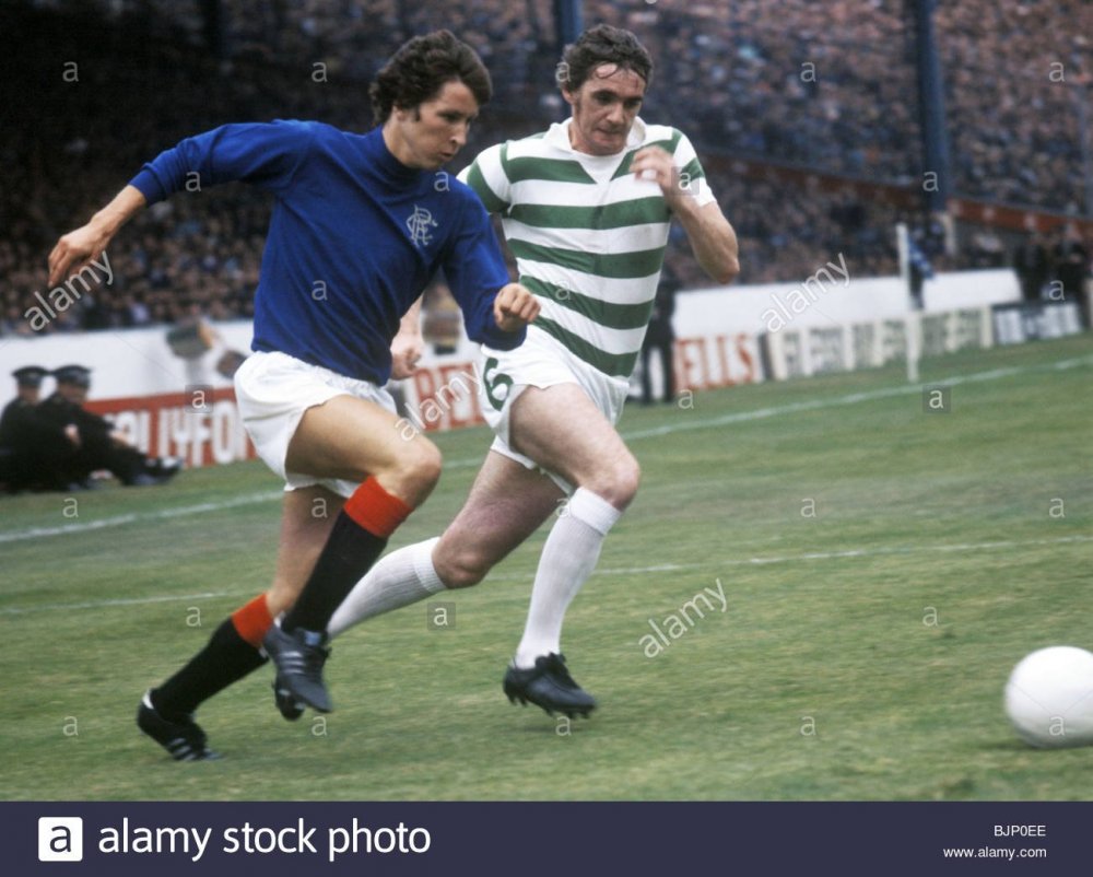 season-19731974-rangers-v-celtic-derek-parlane-left-is-challenged-BJP0EE.jpg
