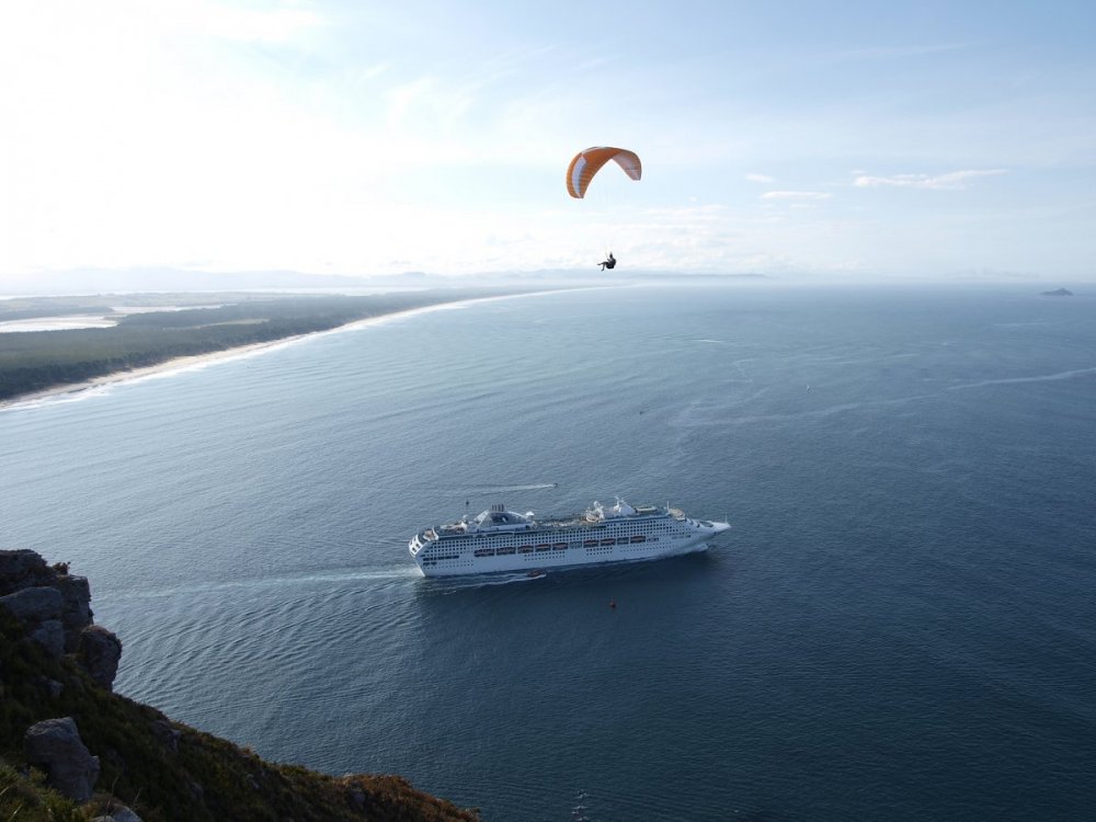 Paragliding_at_Tauranga_Entrance_and_Mount_Maunganui.thumb.jpg.2b9d60981dff3aa5a6750d20de4f736b.jpg