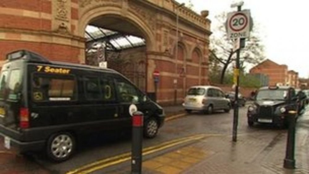 taxi1.thumb.jpg.f0fa21ac9269360927f7be55d1efd00f.jpg