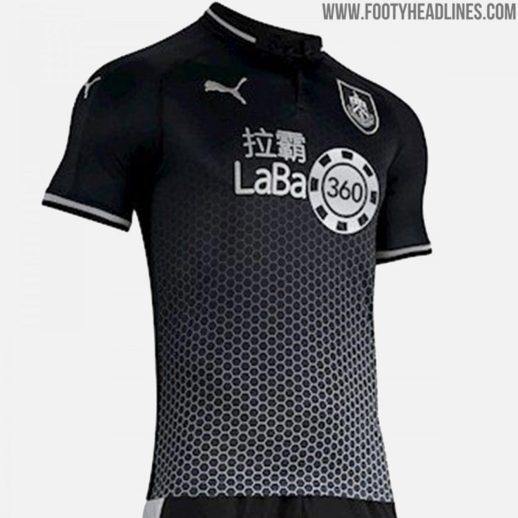 burnley-18-19-away-kit (3).jpg