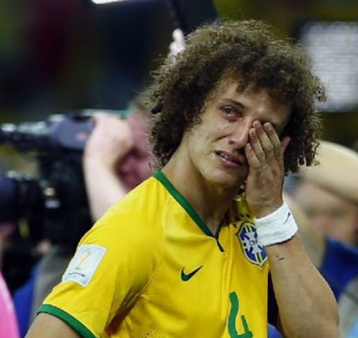 DLuizCry.JPG.b160272fcb35190e7977c26394debd5b.JPG
