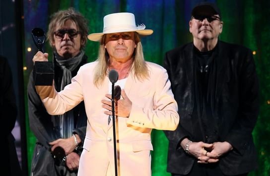 CheapTrickRRHoF.JPG.e754e84b9cb1744f24137115d5013843.JPG