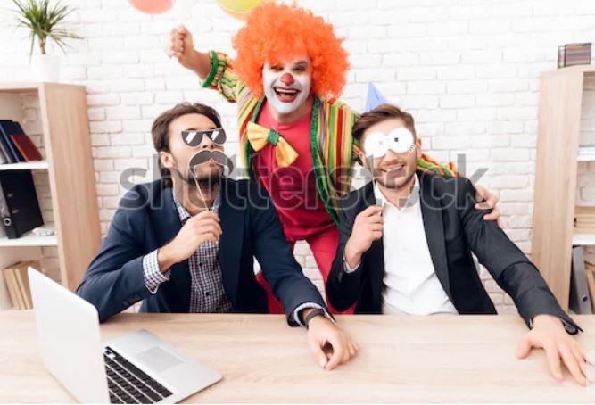 clownsSPark.JPG.27e89fd256b6bc2aca0e716769ea2bbd.JPG