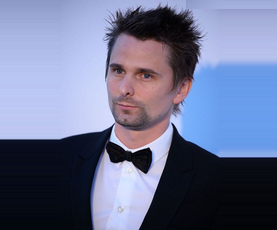 matthew-bellamy-2.jpg.d50f3e686822fe5d9a92ce6cd1e36eb7.jpg