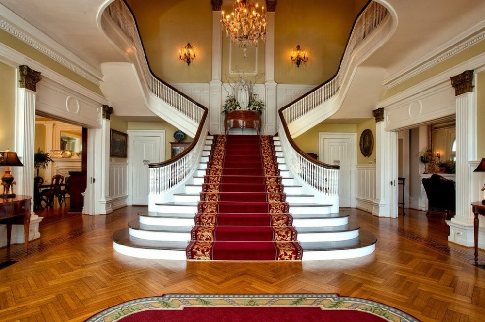 Pexels-governor-s-mansion-montgomery-alabama-grand-staircase-161758-1240x826.thumb.jpeg.8bef86daba1f0a4d695979374eef07e7.jpeg