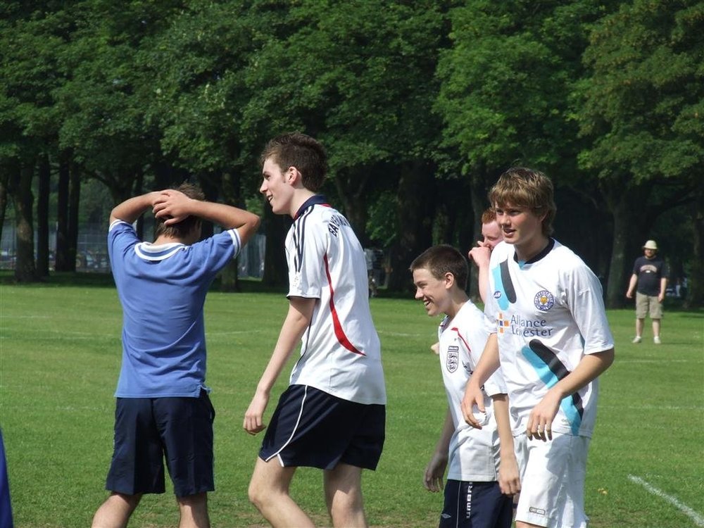 ftfootygame051largerx9.jpg