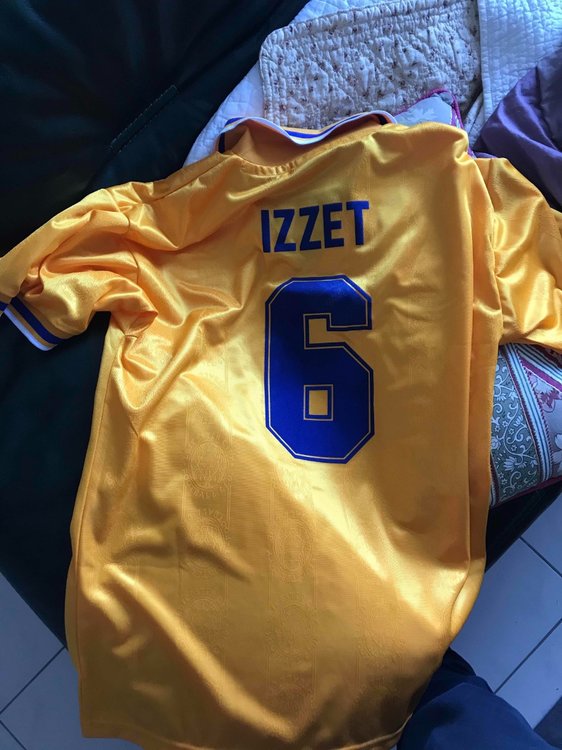 izzet.jpg