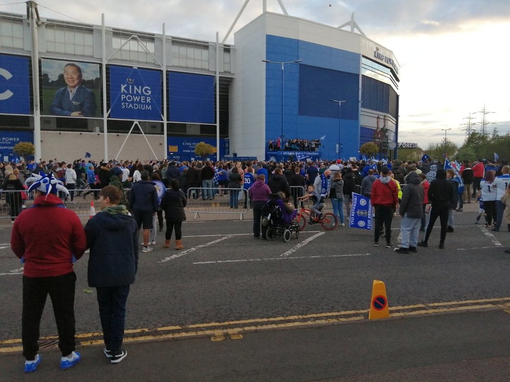 LCFCCROWD-EDIT.thumb.jpg.45f8be607f366e0857b1ef2866878072.jpg