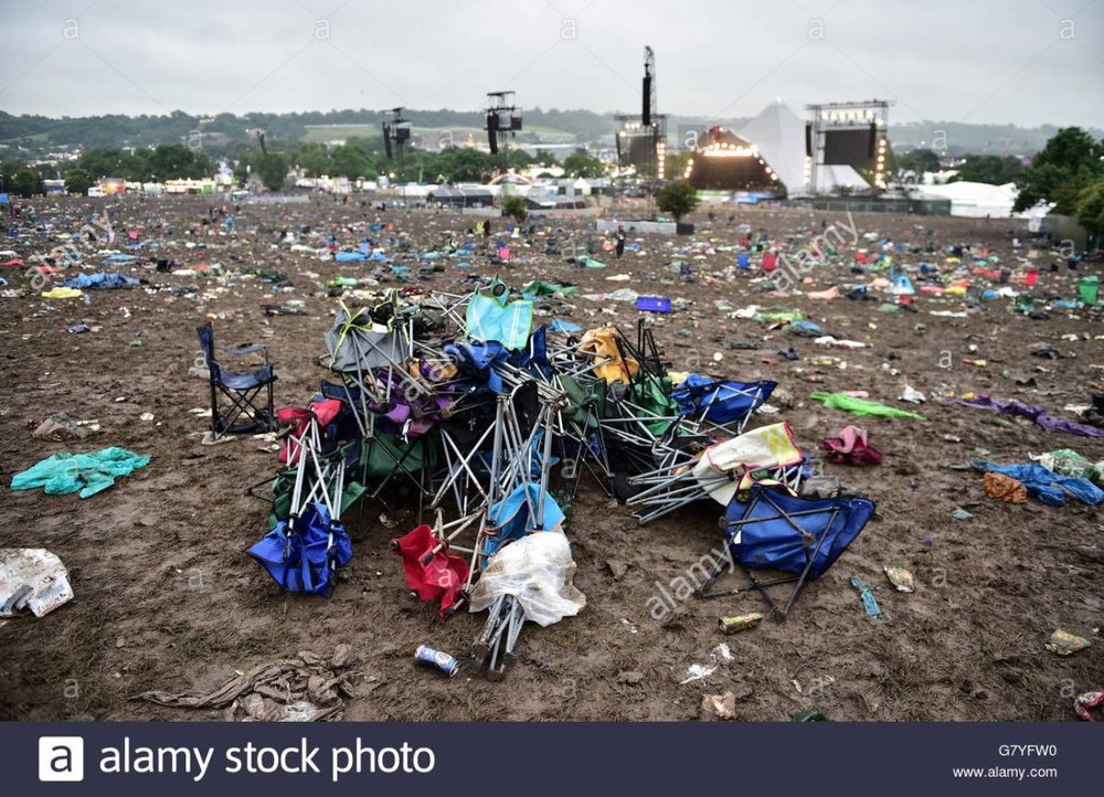 abandoned-camping-chairs-after-the-glastonbury-festival-at-worthy-G7YFW0.thumb.jpg.d4d9349ef5e2283b9dc7def3ebfc41b1.jpg