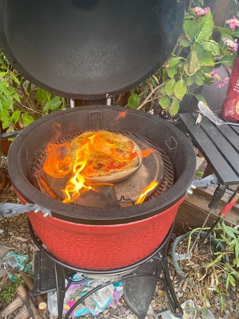 Pizza.jpg.e696dc1ce29e9008d05010c99b528657.jpg