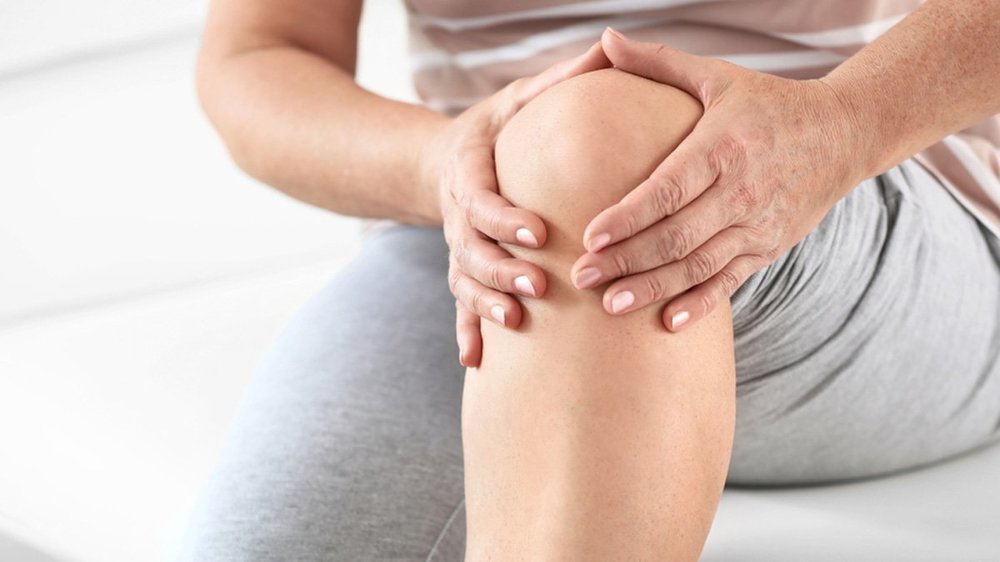 knee-pain-main.thumb.jpg.2404e53789426c1fc97a001208f698c6.jpg