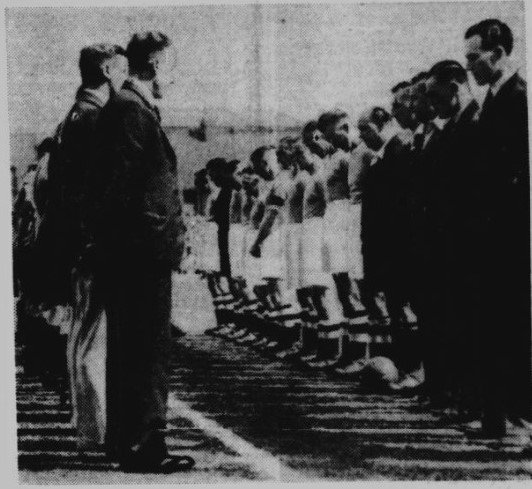 Minute-s-silence-for-Hodge.jpg.db9b11307029fb8571f3313833b2b22c.jpg