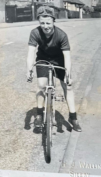 bicycle-cropped-2.jpg.a500b933a09ba847992f8e2bd1f5d075.jpg