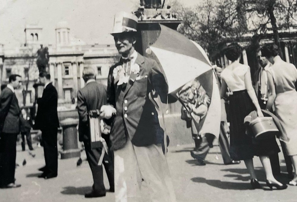 umbrella.thumb.jpg.1e005e07a1eeb77bc55f360fe426c5f3.jpg