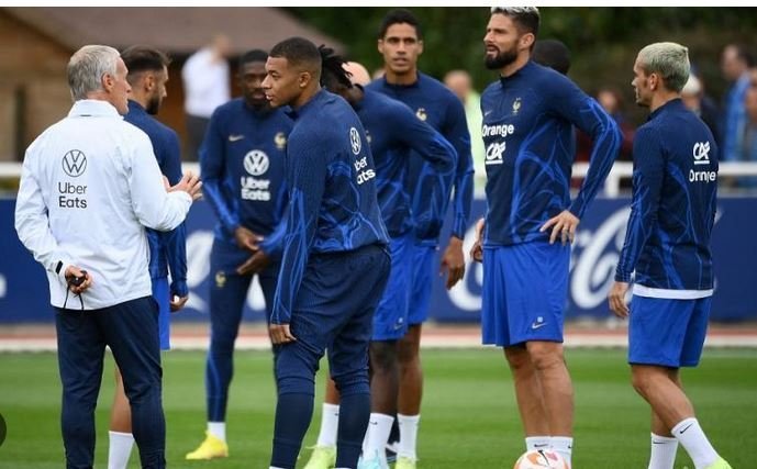 Deschamps.JPG.38c424b2bffc414e10b2b67c5949d8a1.JPG