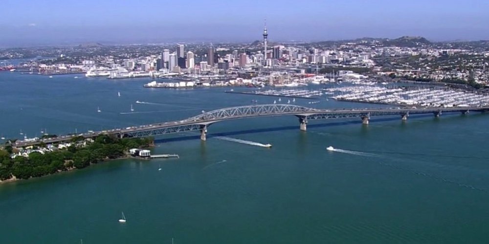 Auckland-Harbour-Bridge-and-City-1042x521.thumb.jpg.e652f537dc97ce7b5d938dd33a3f8546.jpg