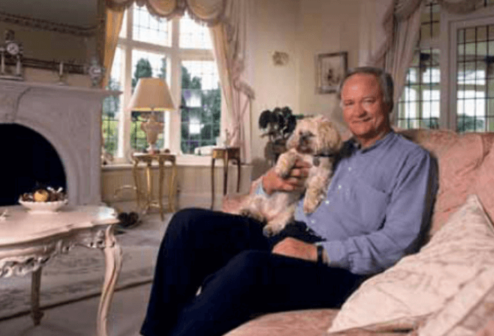 Ron-and-dog.png.46ddefffb2c0d1f78e21921e97bb24b5.png