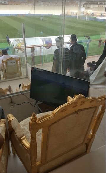 BR-chair.JPG.efd04209500b45fd6c27609cae15db11.JPG