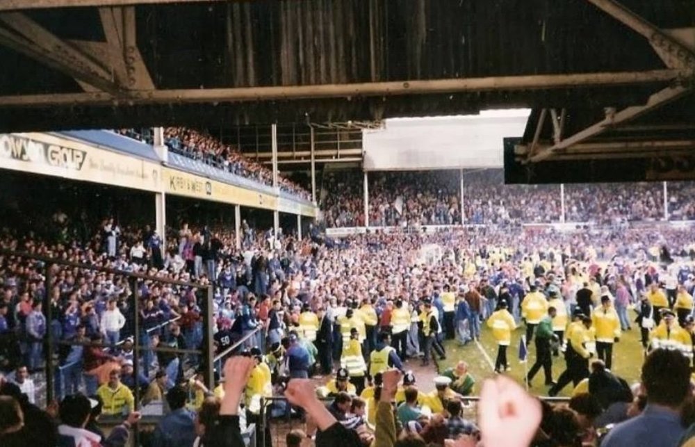 east-stand-92-2.thumb.jpg.798a5d4407bf8aa75d02ce2809f5c8da.jpg