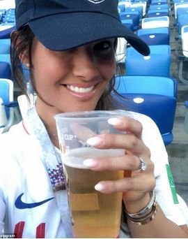 rebekahbeer.JPG.f54f2a306bd604961051ffaeefd4f8fc.JPG