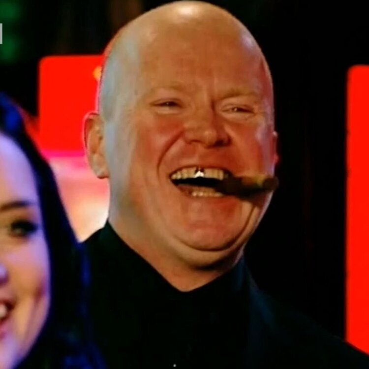 0_Phil-Mitchell-gold-tooth.jpg